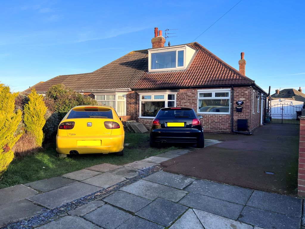 4 bed semidetached bungalow for sale in Terrington Place, Cleethorpes