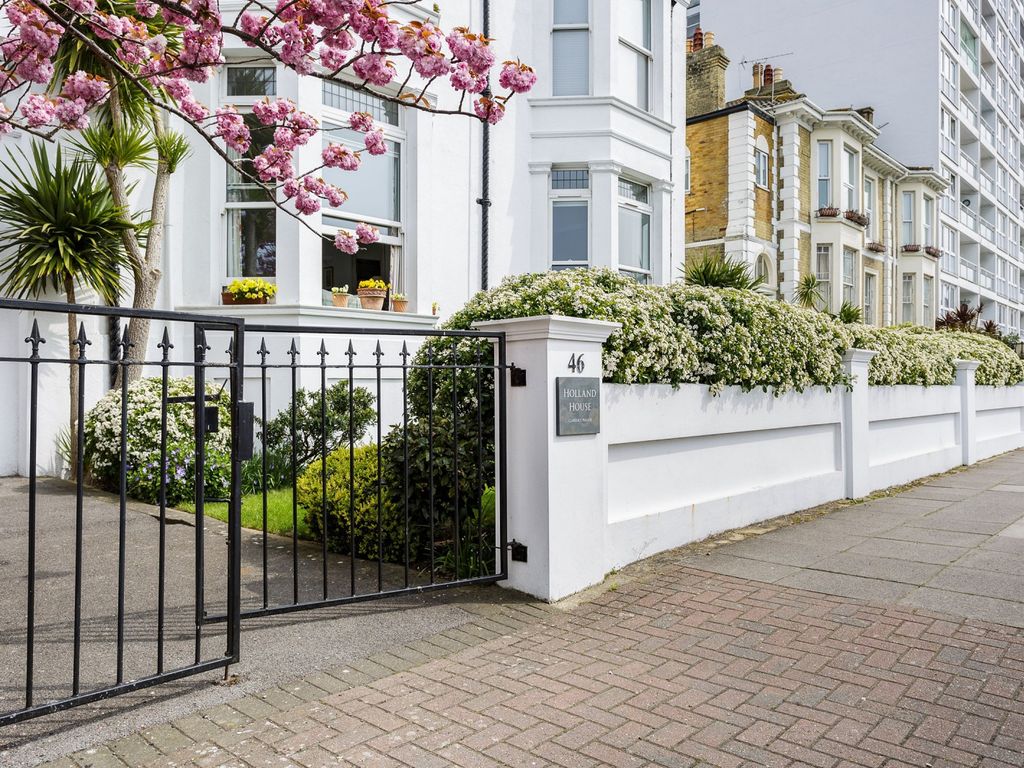 2 bed flat to rent in Clarence Parade, Southsea PO5 Zoopla