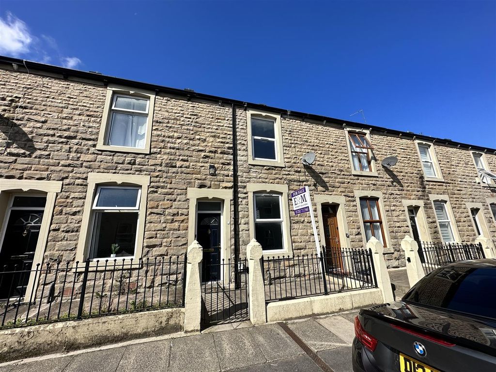 3 bed terraced house to rent in Spring Street, Rishton, Blackburn BB1