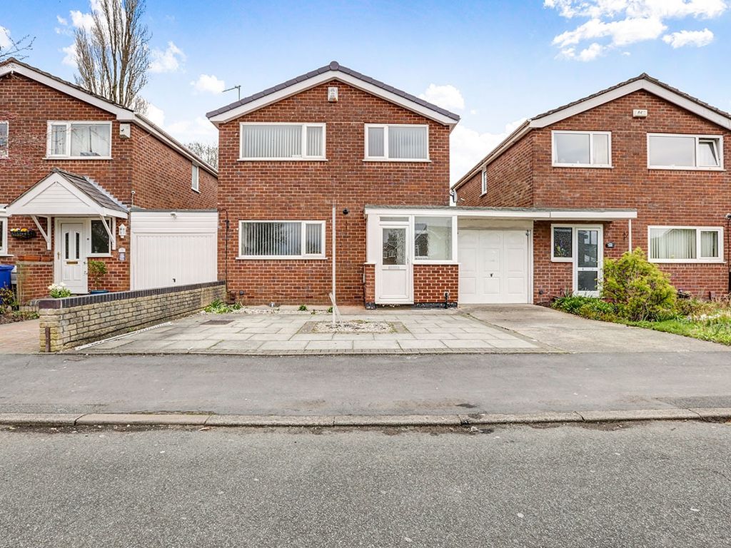 4 bed detached house to rent in Withypool Drive, Stockport, Cheshire