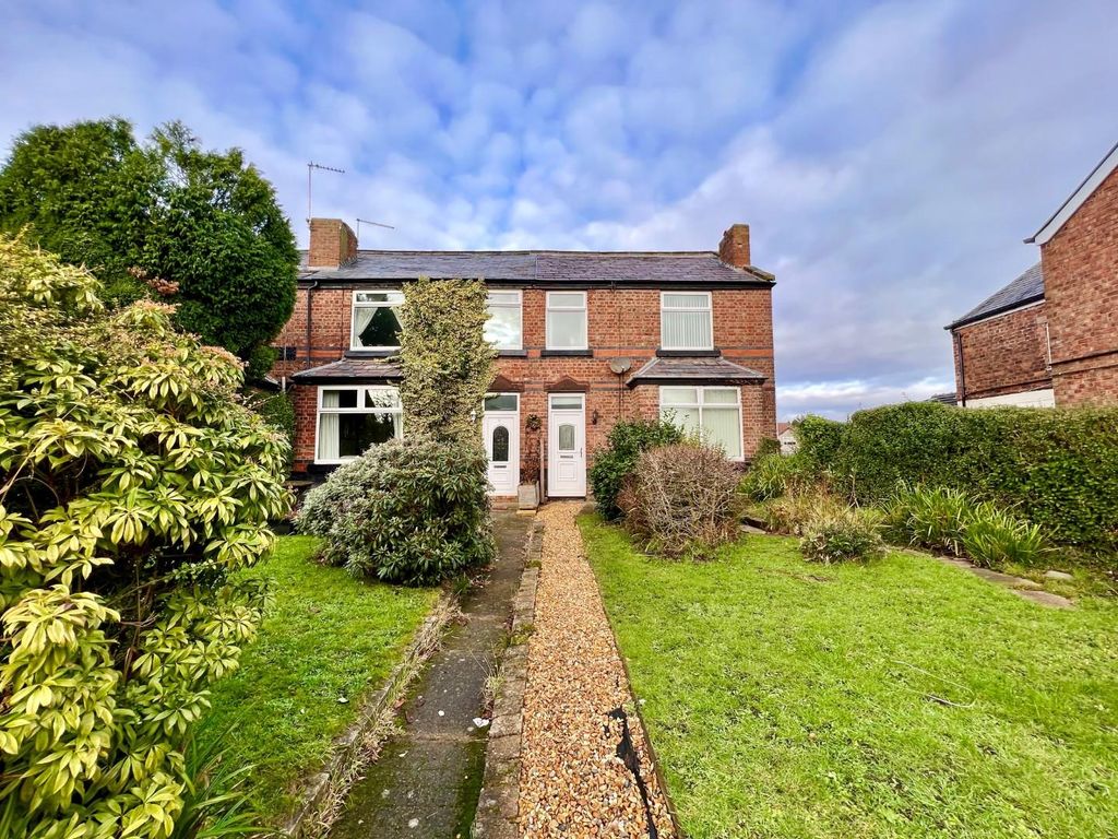 3 bed end terrace house for sale in Walkers Lane, Little Sutton