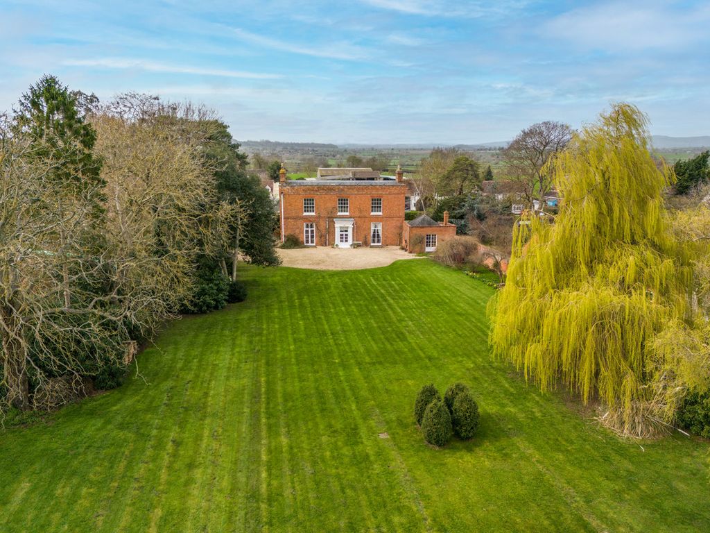 7 bed detached house for sale in Apperley Gloucester, Gloucestershire