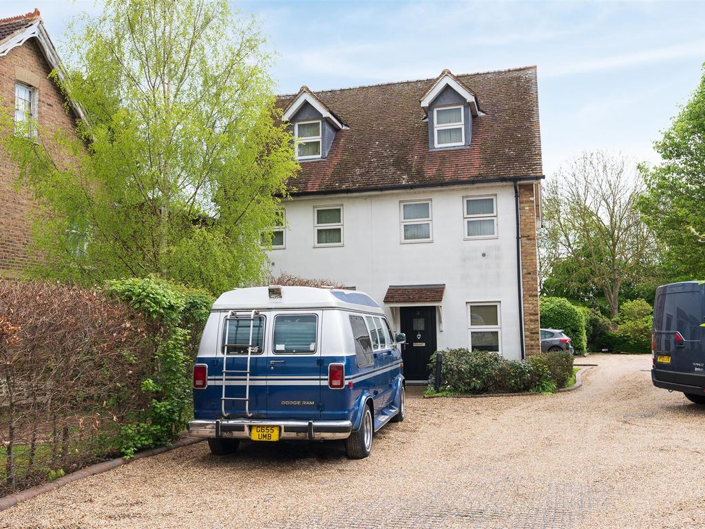 Studio to rent in Bath Road, Longford, West Drayton UB7 Zoopla