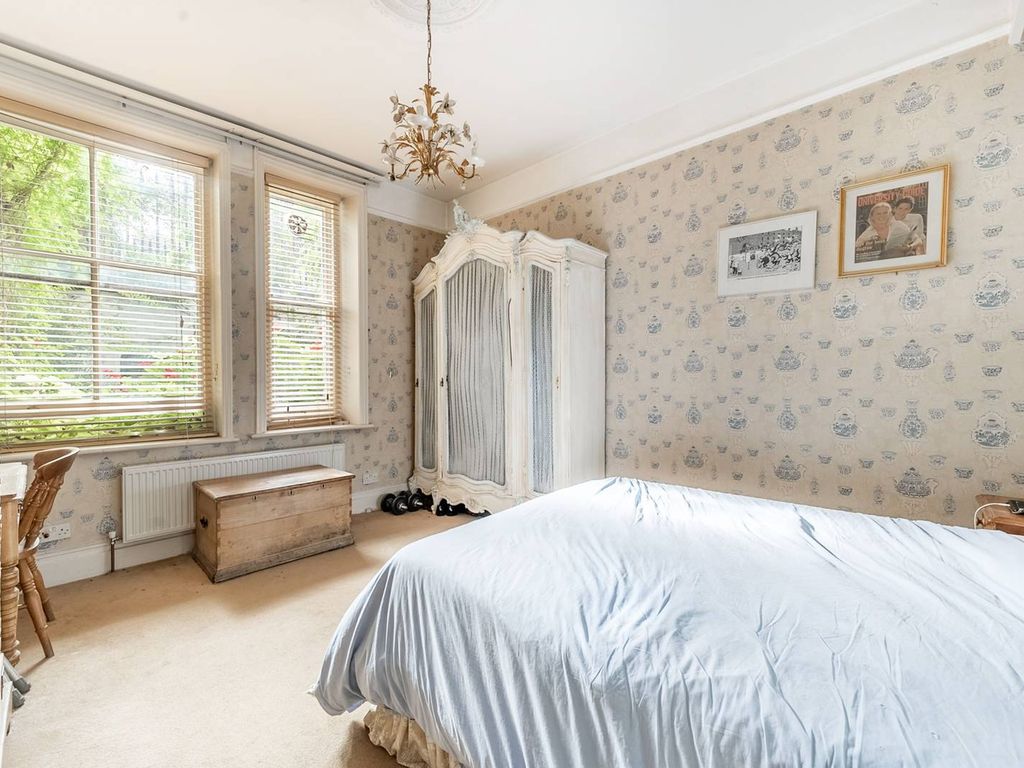 Redcliffe Square, Earls Court, London SW10  