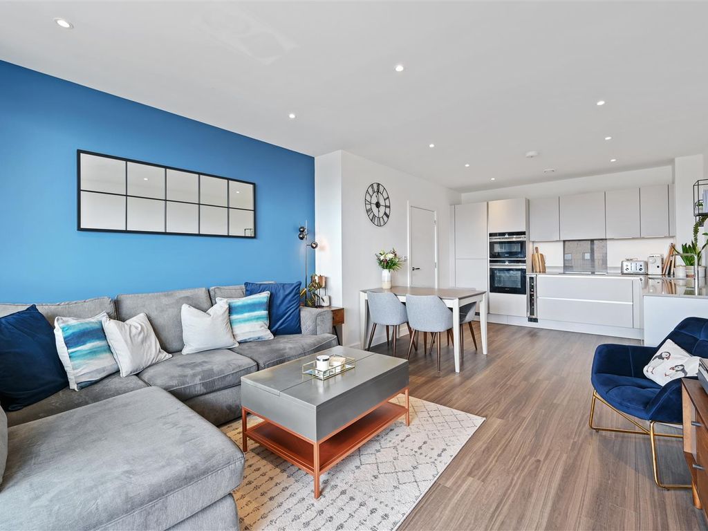 Munster Court, Bollo Bridge Road, London W3