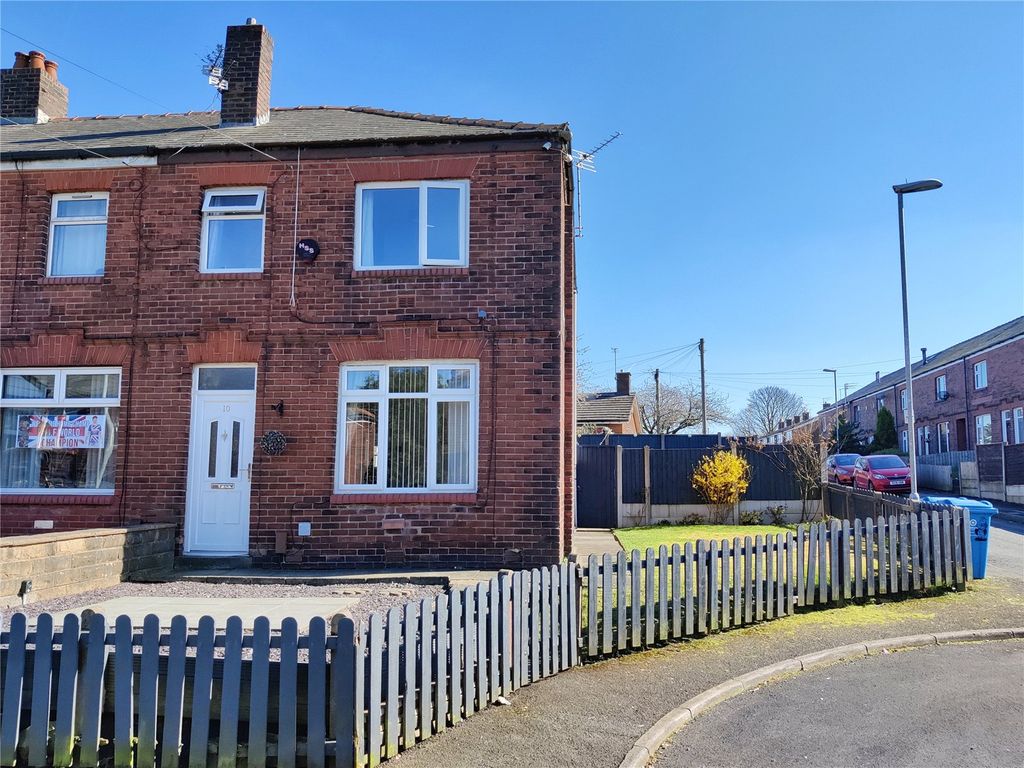 3 bed end terrace house for sale in Beech Avenue, Oldham, Greater