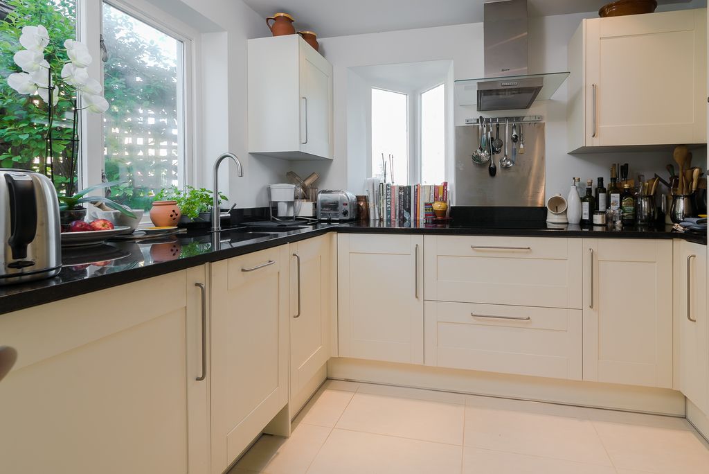 Sheridan Place, London SW13  