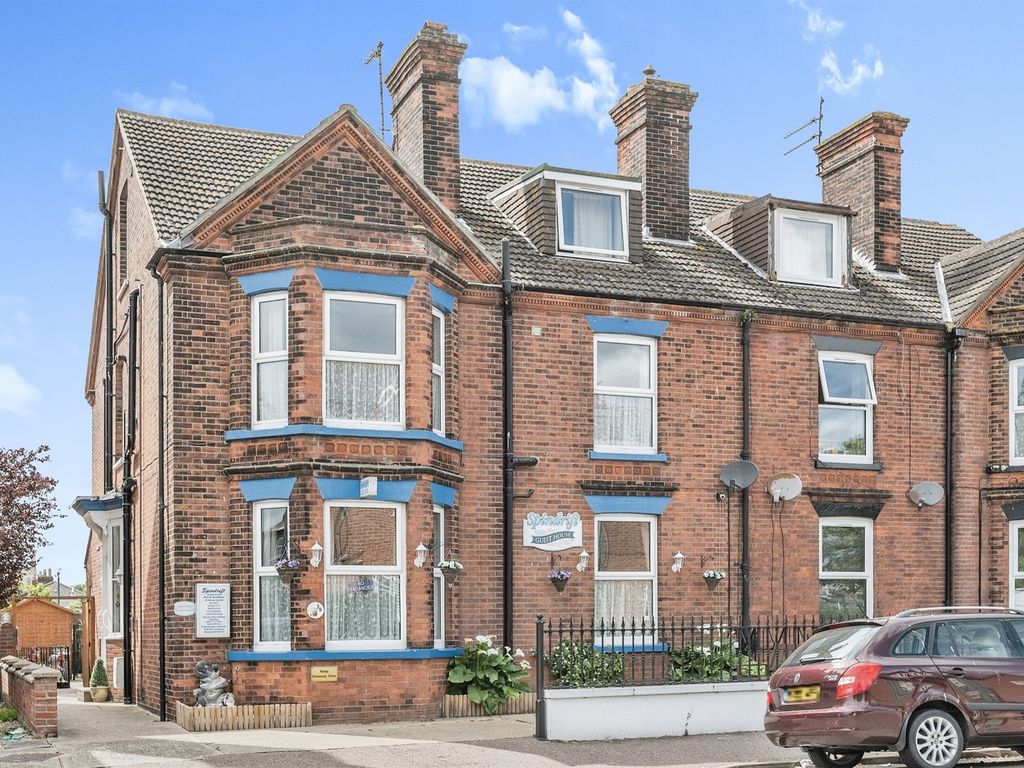 9 bed semidetached house for sale in Wellesley Road, Great Yarmouth