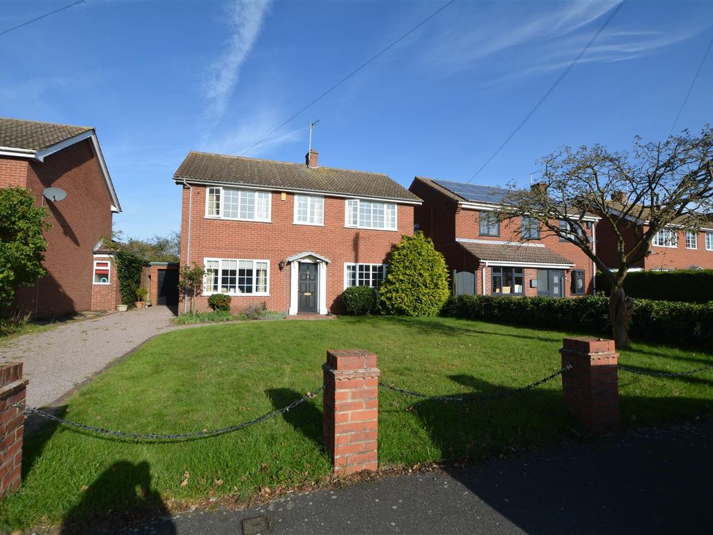 4 bed detached house for sale in Eastfield, North Muskham, Newark NG23