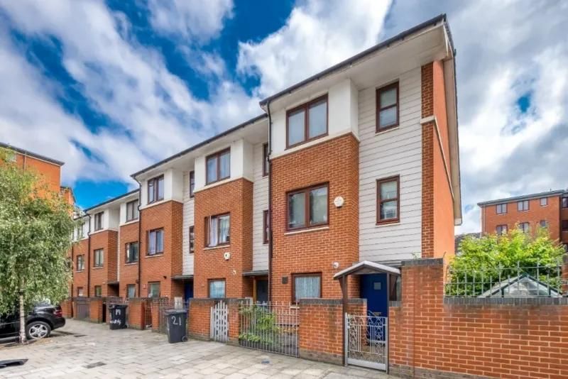 3 bed terraced house to rent in Concorde Way, Surrey Quays, London SE16 Zoopla