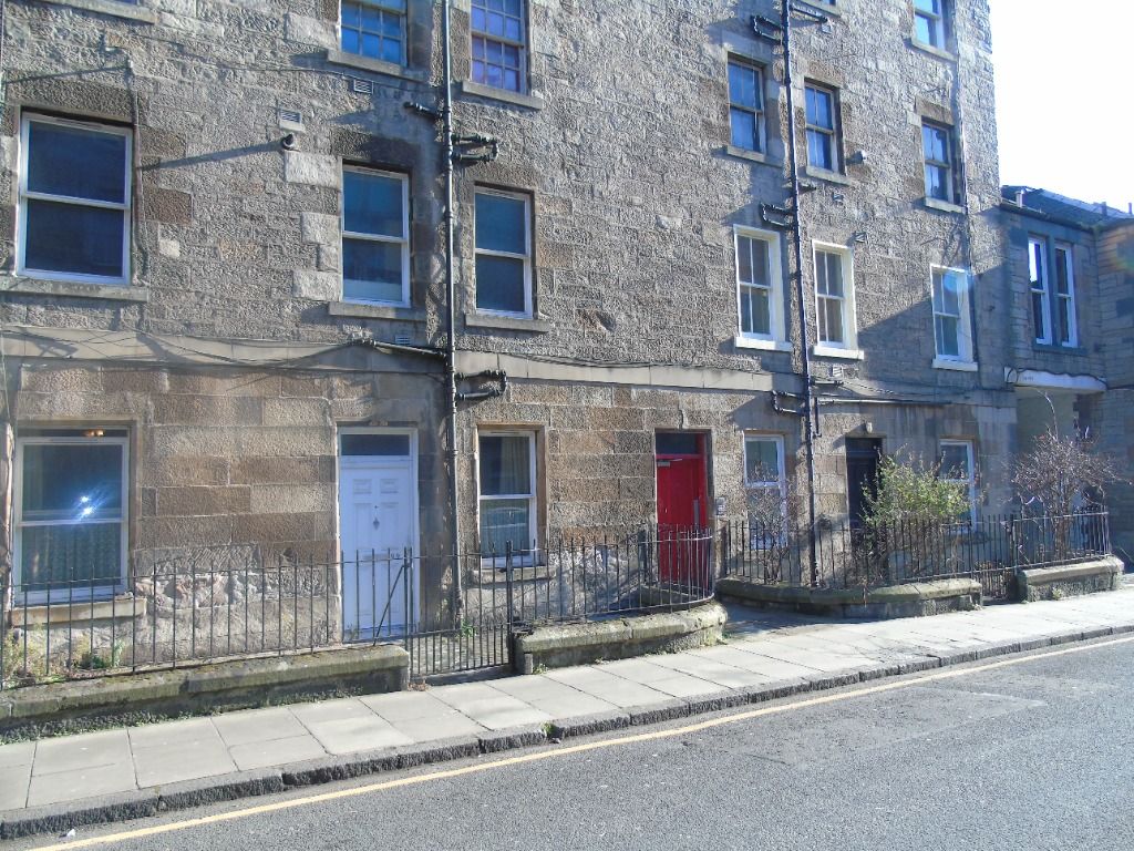 1 bed flat to rent in Grove Street, Central, Edinburgh EH3, £895 pcm