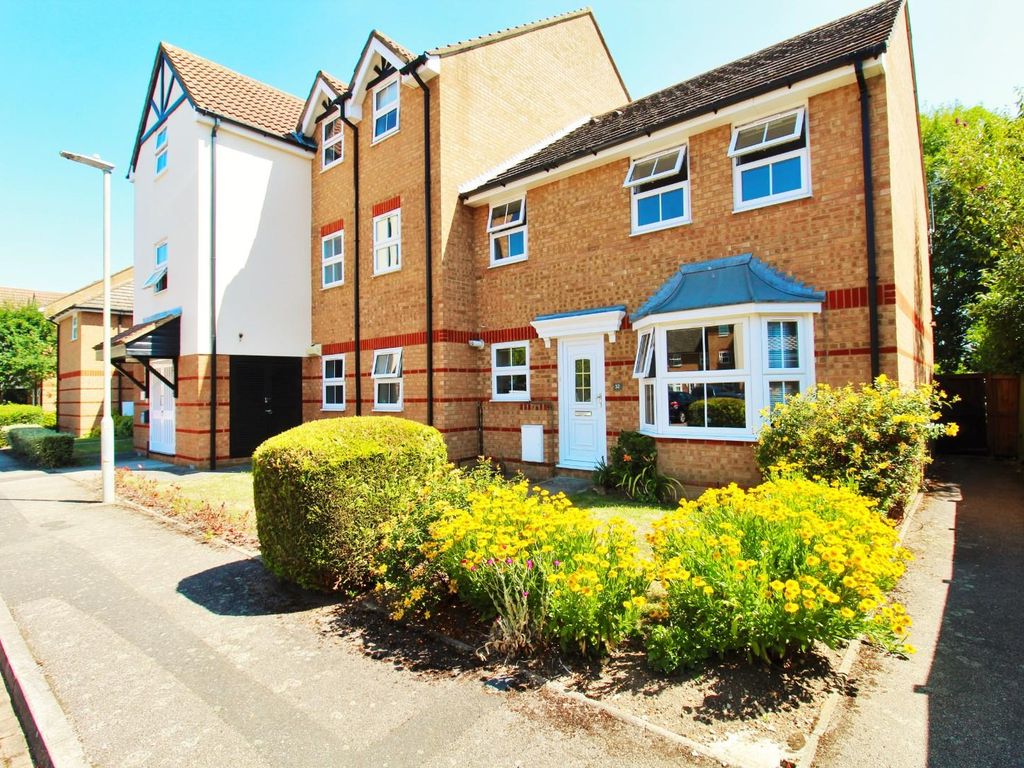 2 bed property for sale in Lee Close, Stanstead Abbotts, Ware SG12 Zoopla