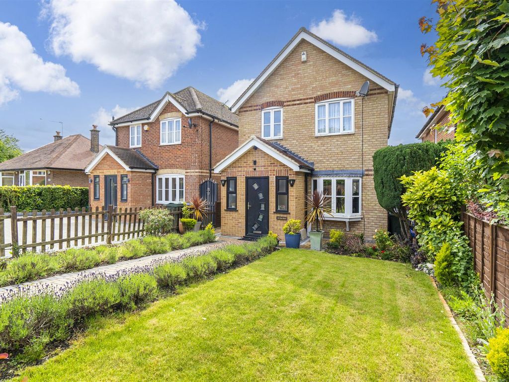 4 bed detached house for sale in New Road, High HP12 Zoopla
