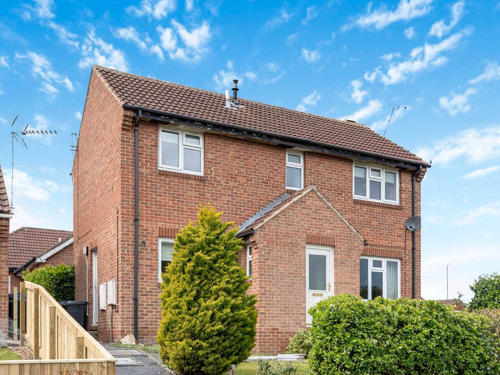 3 bed semidetached house for sale in Kelcbar Close, Tadcaster LS24