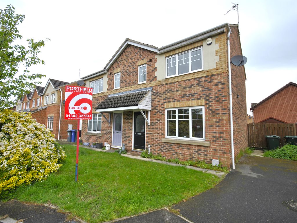 3 bed semidetached house for sale in Castle Avenue, Rossington