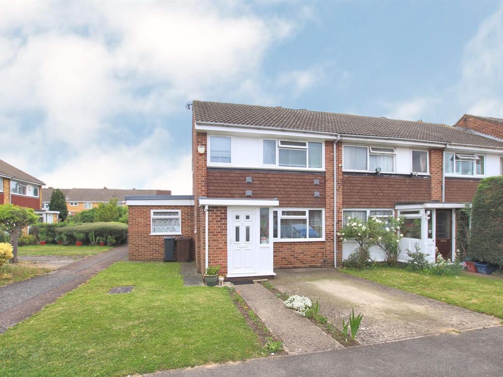 4 bed end terrace house for sale in Sark Close, Heston TW5 Zoopla