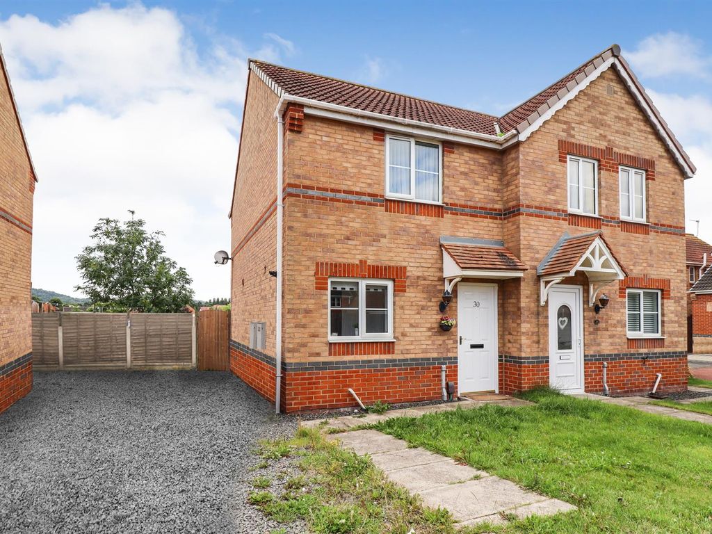 2 bed semidetached house to rent in Brecon Gardens, Eston