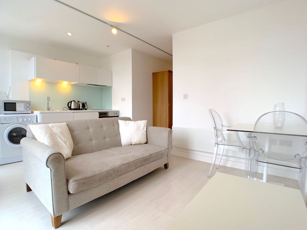 Studio to rent in Ingram Street, Manor Mills Ingram Street LS11, £695