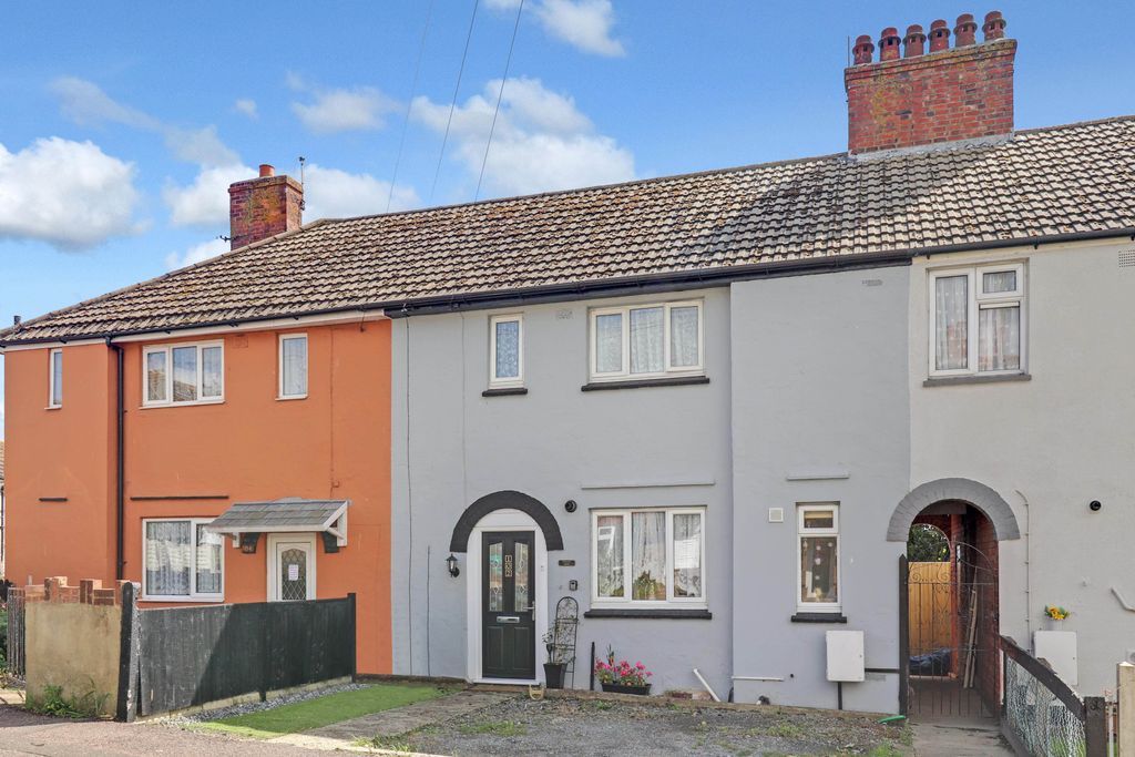 3 bed terraced house for sale in Wood Avenue, Folkestone CT19 Zoopla