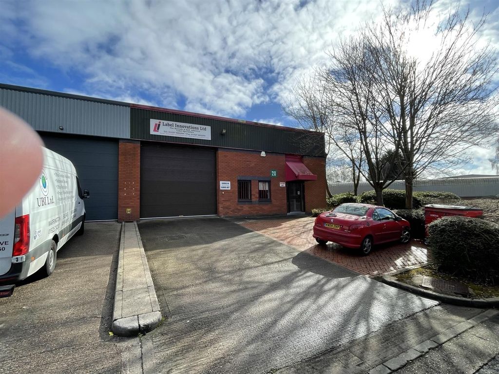 Light industrial to let in 20 Aston Fields Industrial Estate, Aston