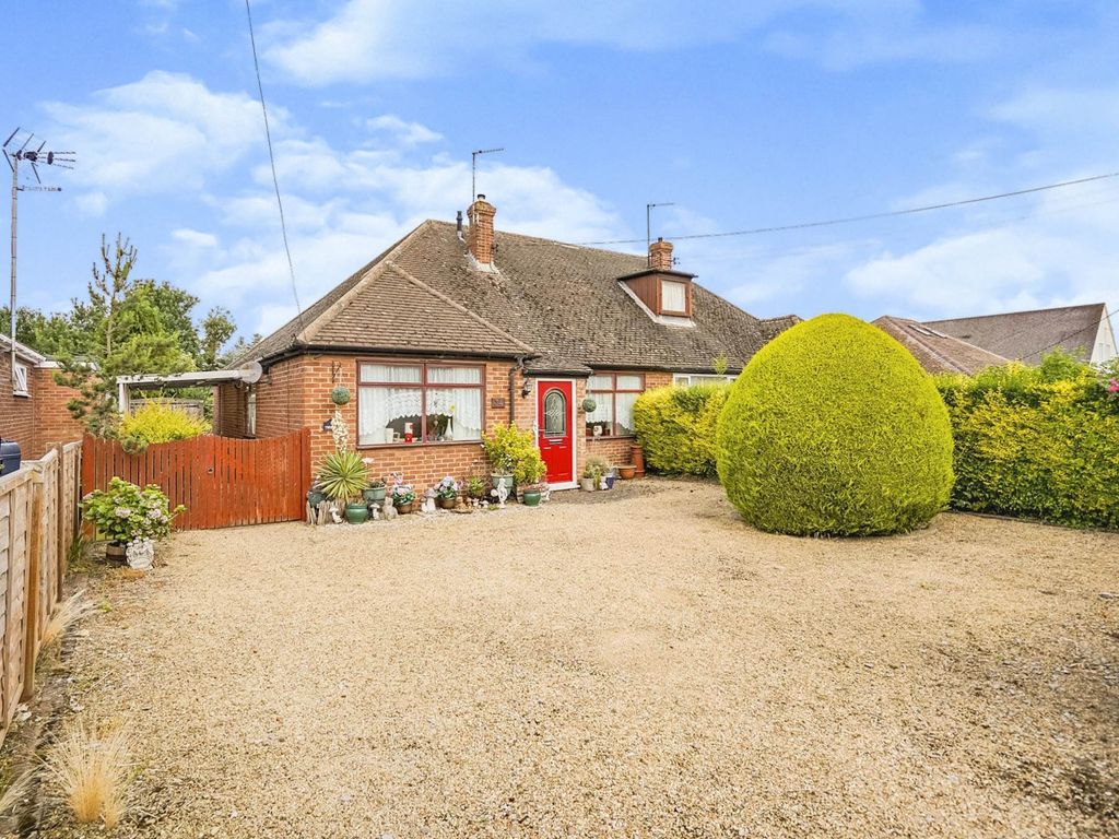 3 bed semidetached bungalow for sale in Harwell Road, Sutton Courtenay