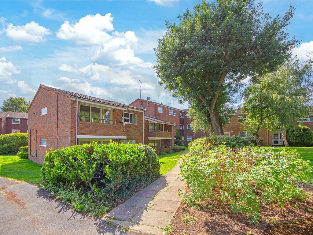 2 bed flat for sale in Coningsby Court, The Dell, Radlett