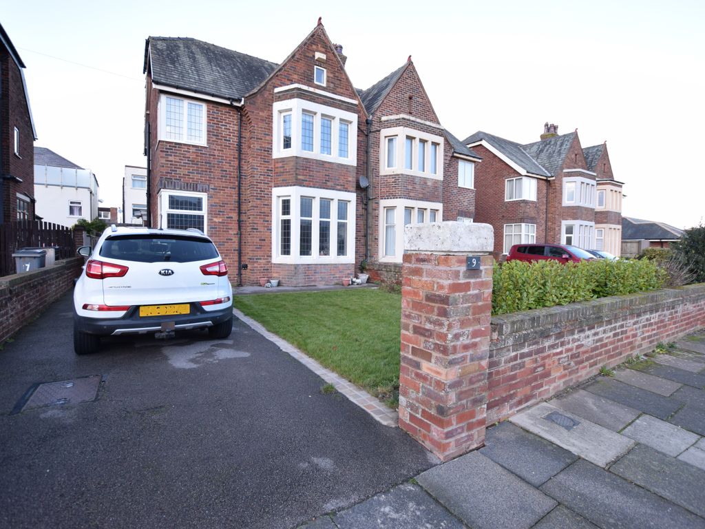 3 bed semidetached house for sale in Crichton Place, Blackpool FY4, £
