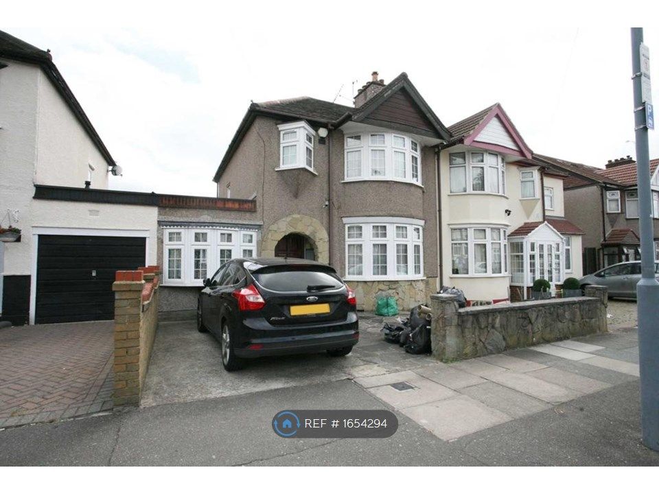 4 bed semidetached house to rent in Chadwell Heath, Romford RM6 Zoopla