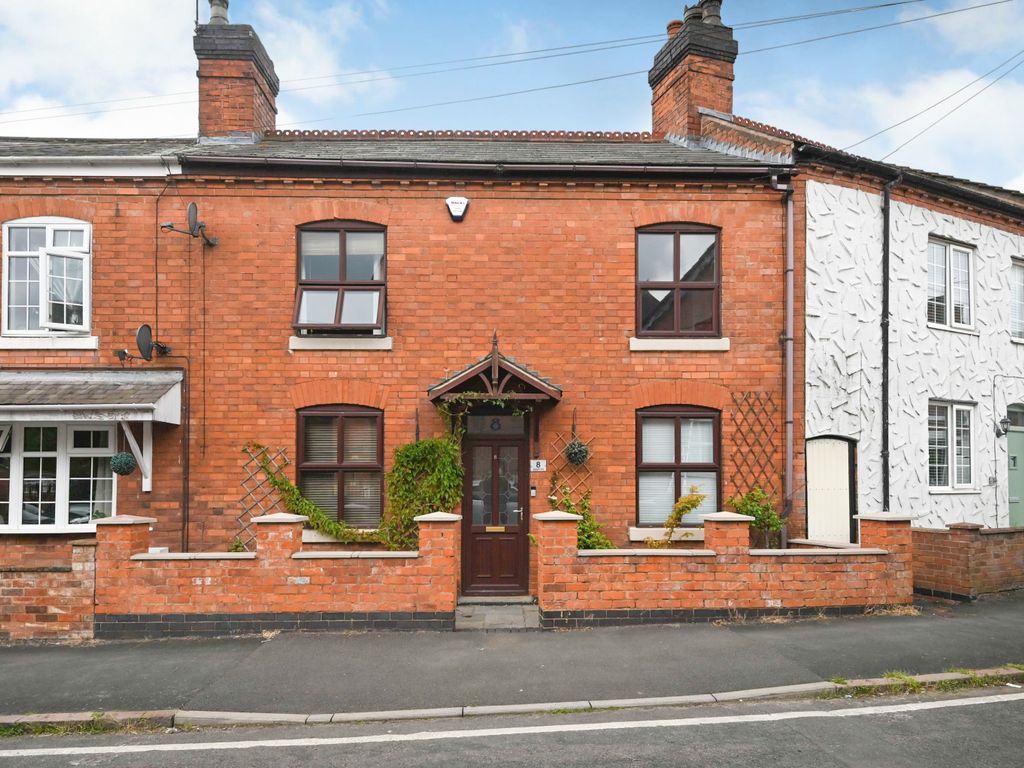 3 bed terraced house for sale in Albert Road, Hinckley, Leicestershire