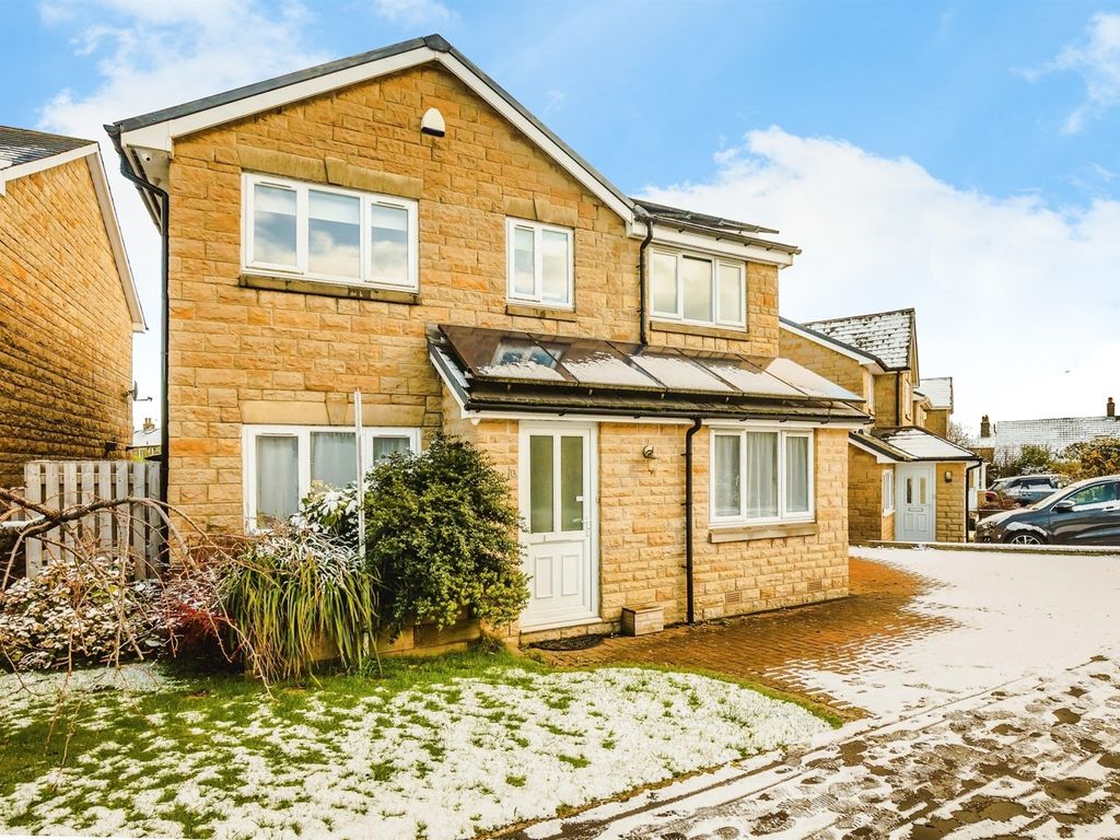 5 bed detached house for sale in Broad Ings Way, Shelf, Halifax HX3, £