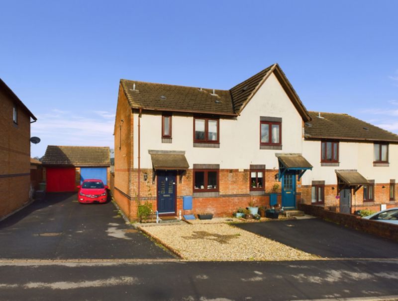 3 bed end terrace house for sale in Coed Y Plas, Johnstown, Carmarthen SA31, £219,950 Zoopla