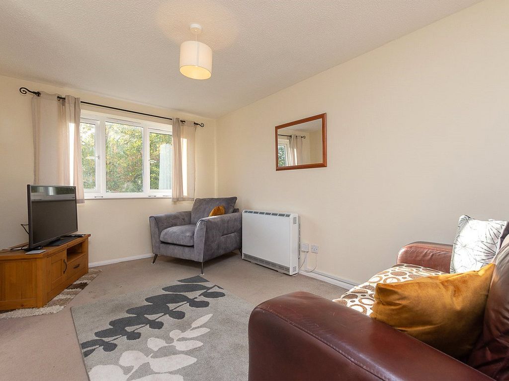 1 bed flat to rent in Percy Gardens, Worcester Park, Surrey KT4, £1,150