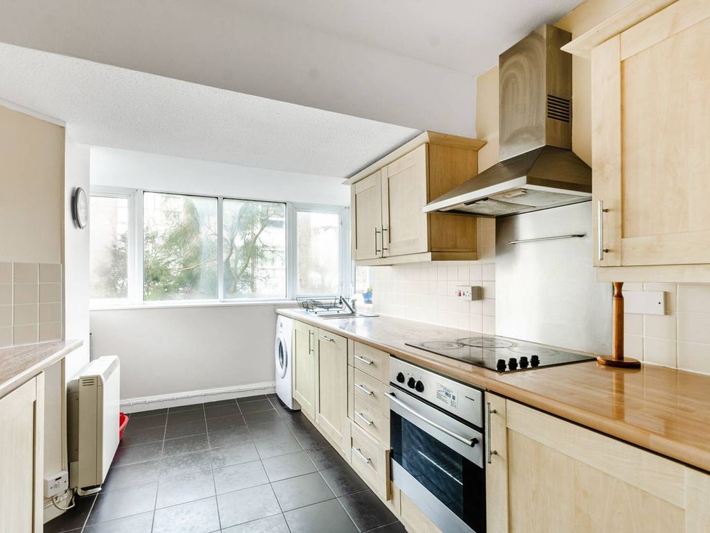 1 bed flat for sale in Osprey Heights, Bramlands Close, Clapham