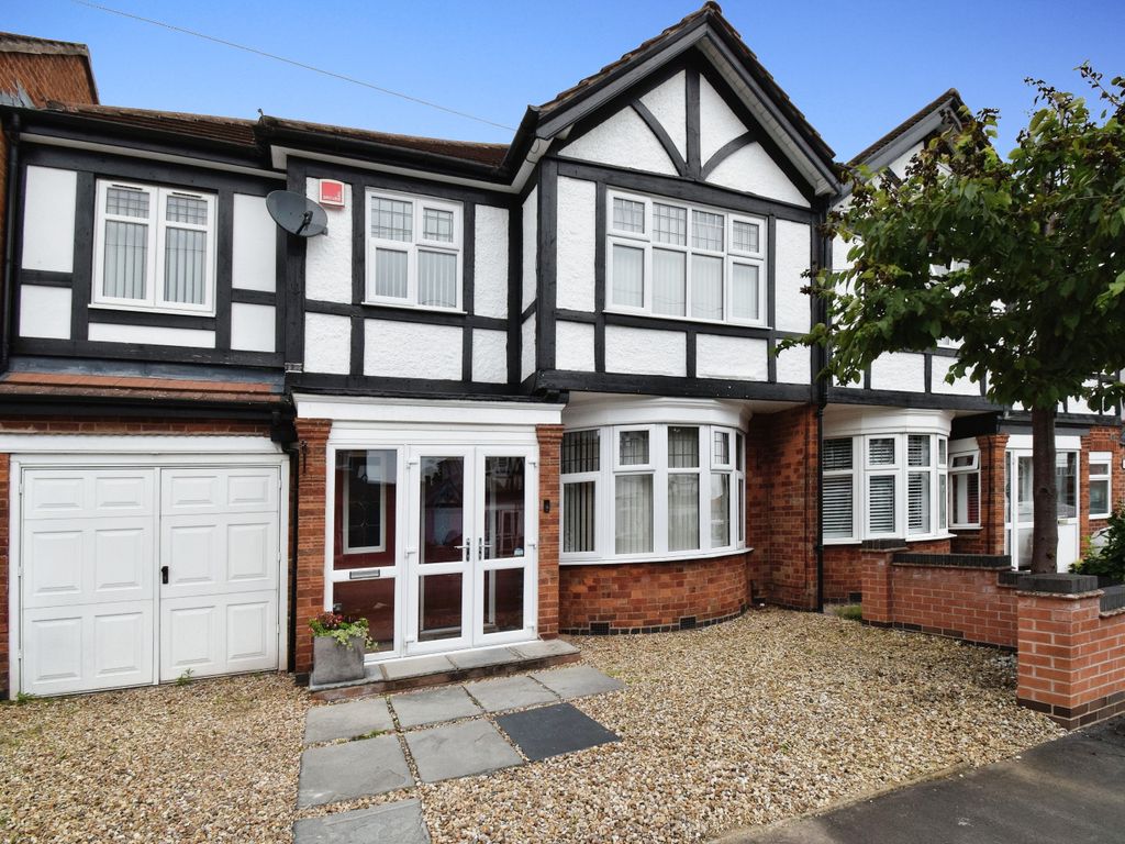 4 bed semidetached house for sale in Elmfield Avenue, Birstall