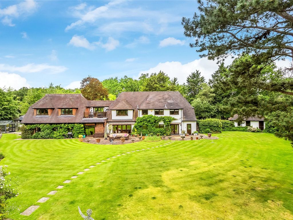 5 bed detached house for sale in Worplesdon, Guildford, Surrey GU3, £