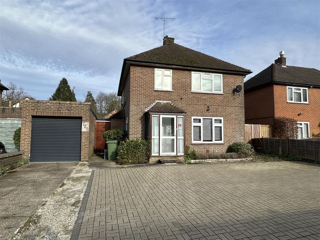 3 bed detached house for sale in High Road, Bushey Heath, Bushey WD23