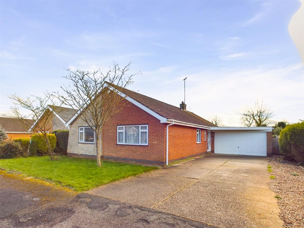 3 bed detached house for sale in Pinfold Crescent, Woodborough