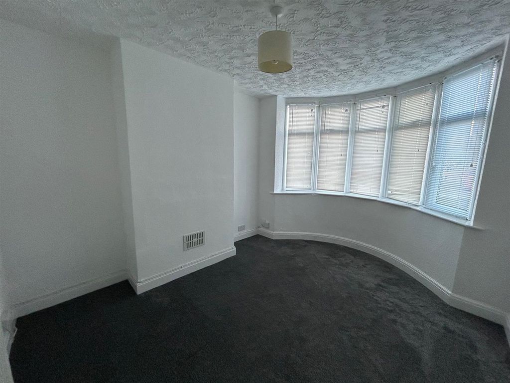 3 bed terraced house to rent in Haig Avenue, Rochester ME1, £1,250 pcm