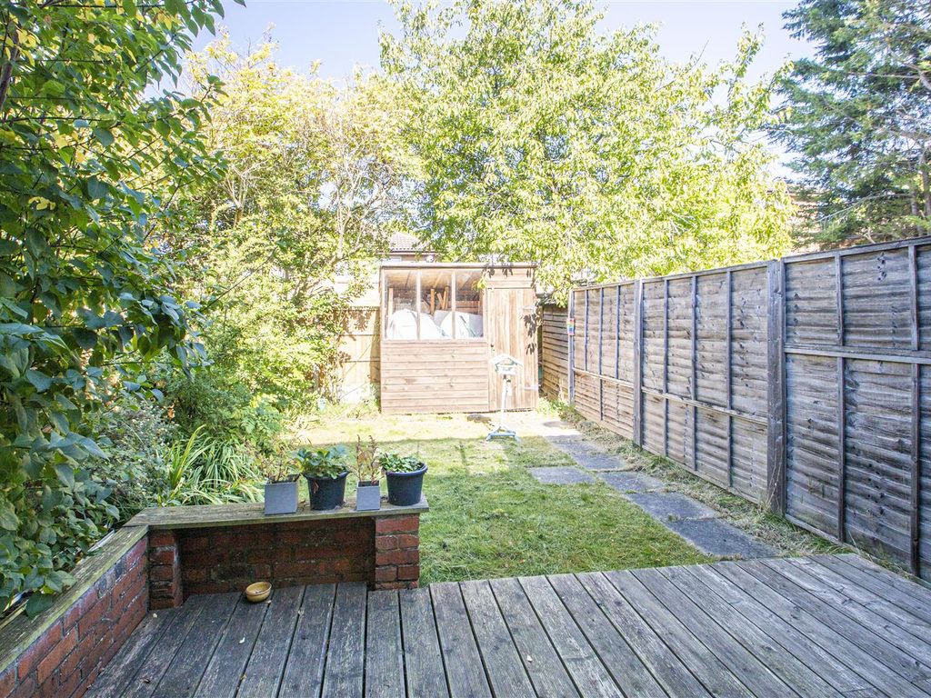 2 bed property to rent in Hadley Place, Bradwell Common, Milton Keynes