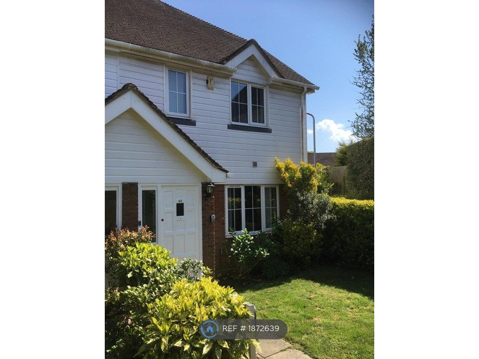 2 bed terraced house to rent in Little Park, Wadhurst TN5, £1,250 pcm