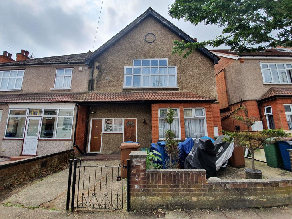 2 bed to rent in Warrington Road, HarrowOnTheHill, Harrow