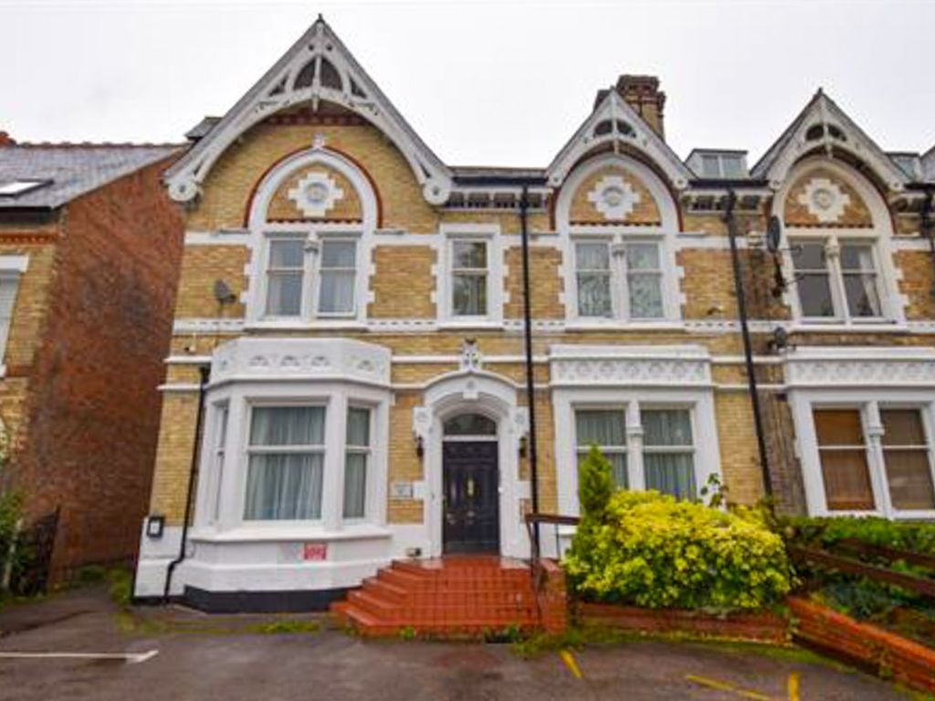 1 bed flat to rent in Flat, Alexandra Court, London Road, Leicester LE2