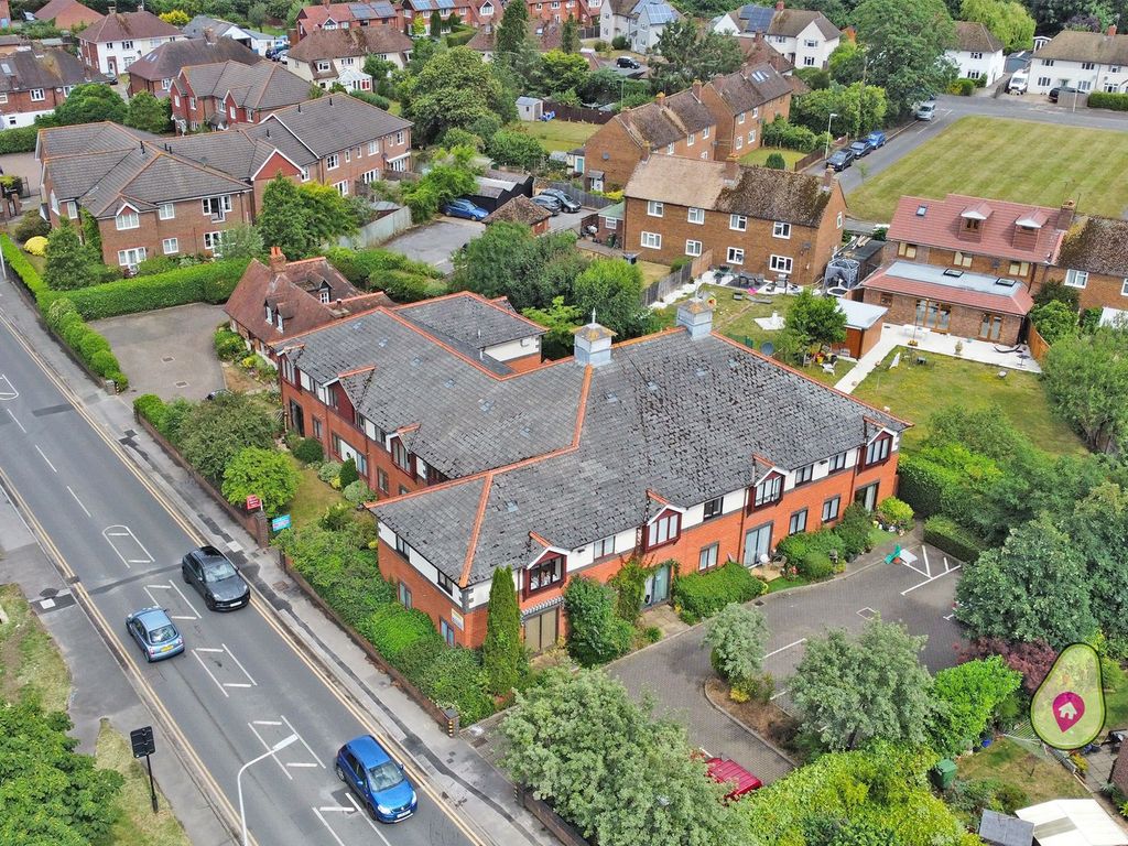 1 bed flat for sale in Reading Road, Pangbourne, Reading RG8 Zoopla