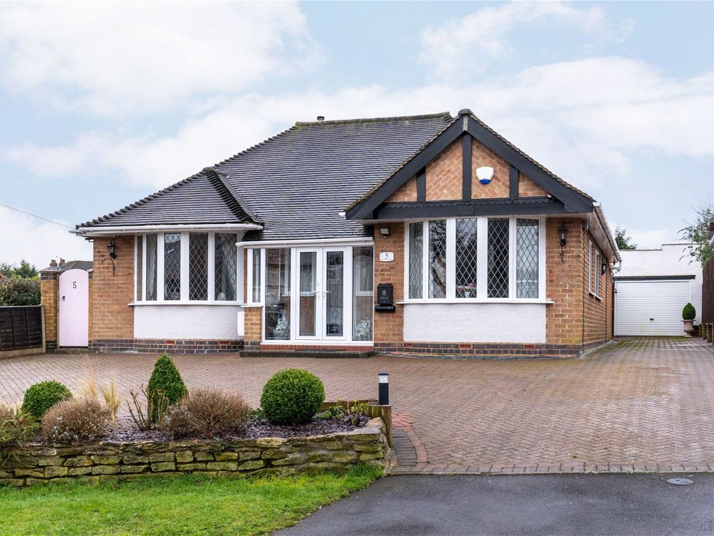 3 bed bungalow for sale in Callow Hill Road, Alvechurch B48, £550,000 Zoopla