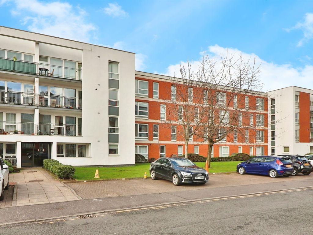 2 bed flat for sale in Hanson Park, Dennistoun, Glasgow G31, £145,000 Zoopla