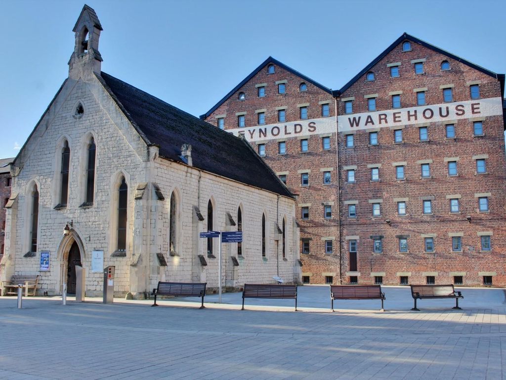 2 bed flat to rent in Double Reynolds, The Docks, Gloucester GL1, £