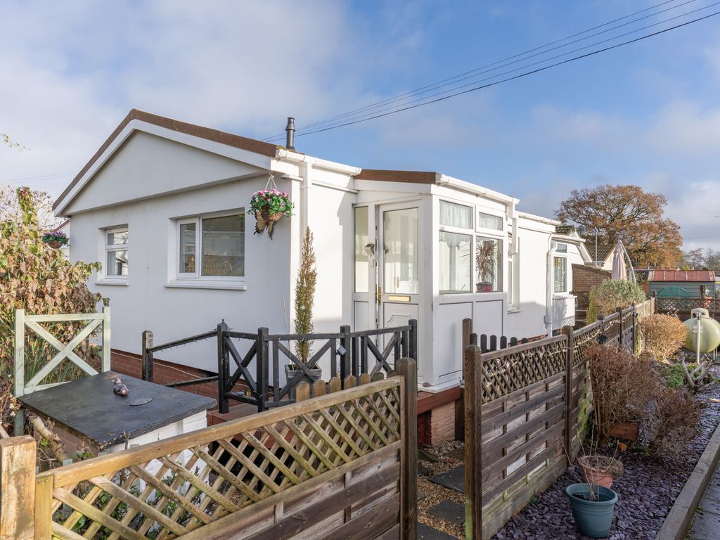 2 bed mobile/park home for sale in Waterside Orchard, Bittell Farm Road