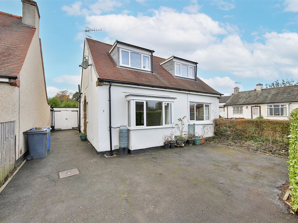 3 bed detached house for sale in Chatsworth Avenue, Brampton