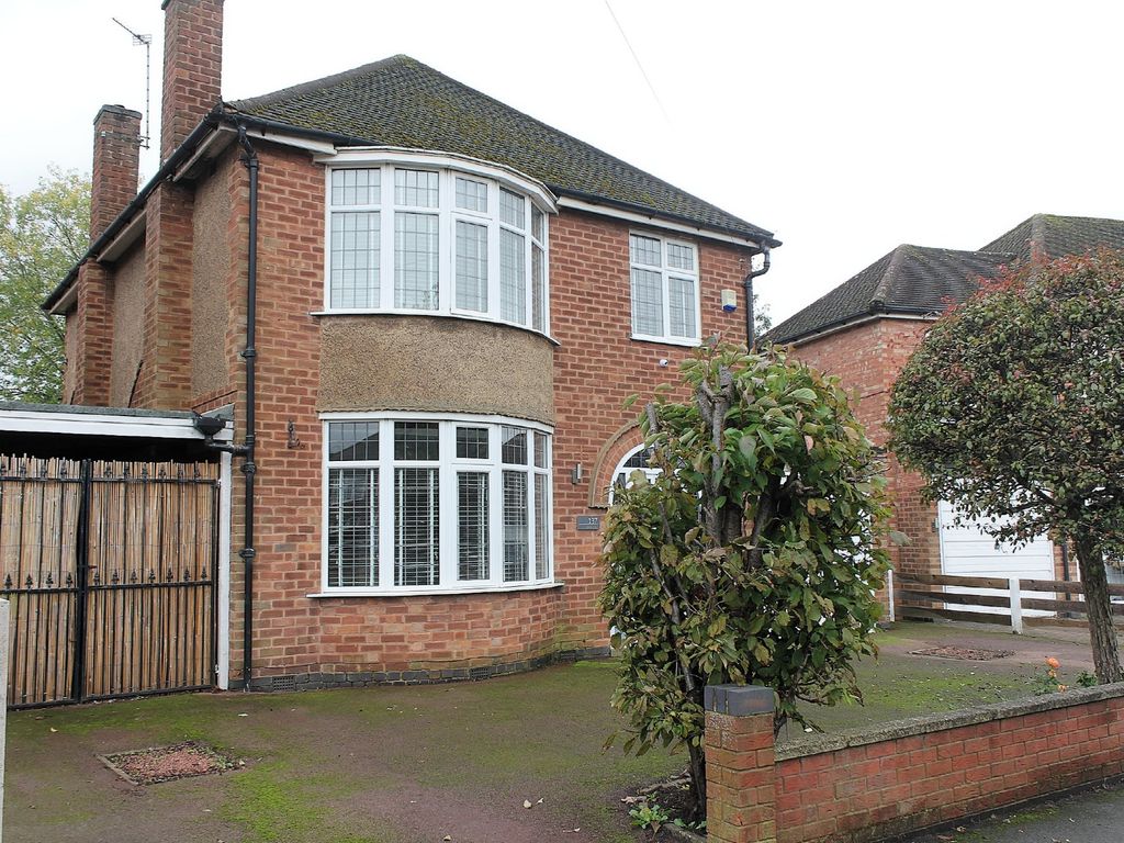 3 bed detached house to rent in Mere Road, Wigston, Leicester LE18, £