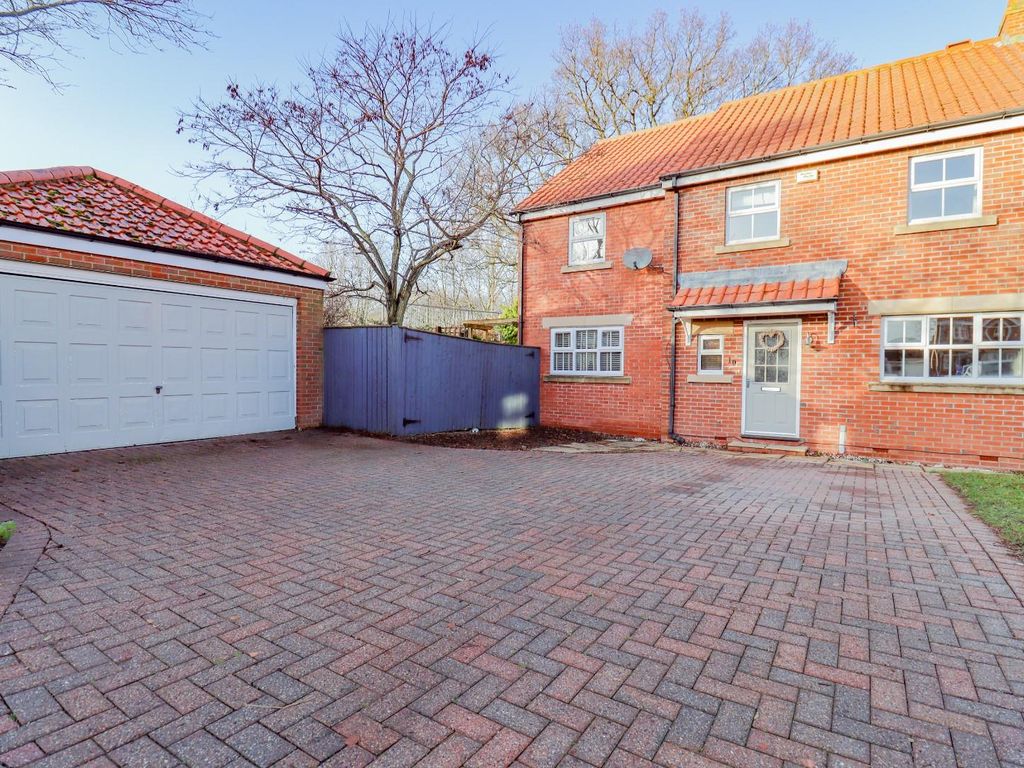 4 bed semidetached house for sale in Hall Close, Carlton, StocktonOn